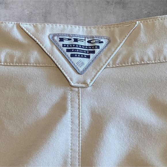 Columbia PFG Shorts Mens 38x10" Chino Flat Front Khaki Wicking Zip Pocket Logo - Picture 10 of 10